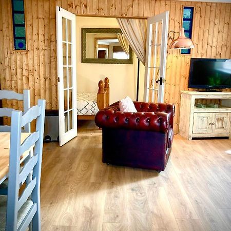 Aqua Shack At Pure Shores Retreats Διαμέρισμα New Quay Εξωτερικό φωτογραφία