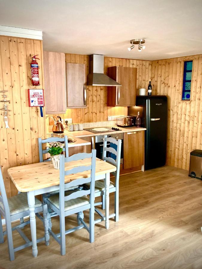 Aqua Shack At Pure Shores Retreats Διαμέρισμα New Quay Εξωτερικό φωτογραφία